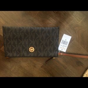 Michael Kors Fulton Large clutch